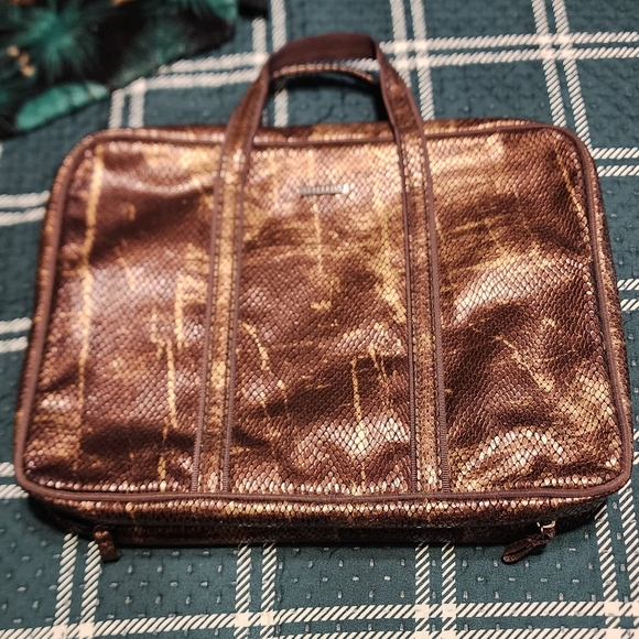 Celebrity Travel Makeup Bag used twice - Picture 1 of 11